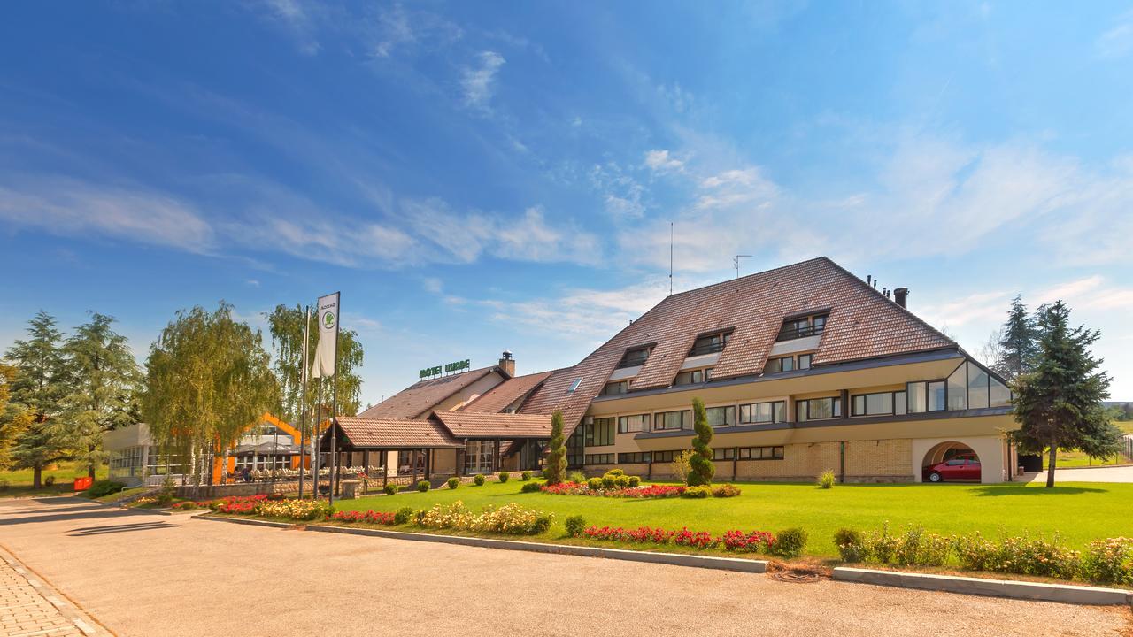 Hotel Livade Čačak Buitenkant foto